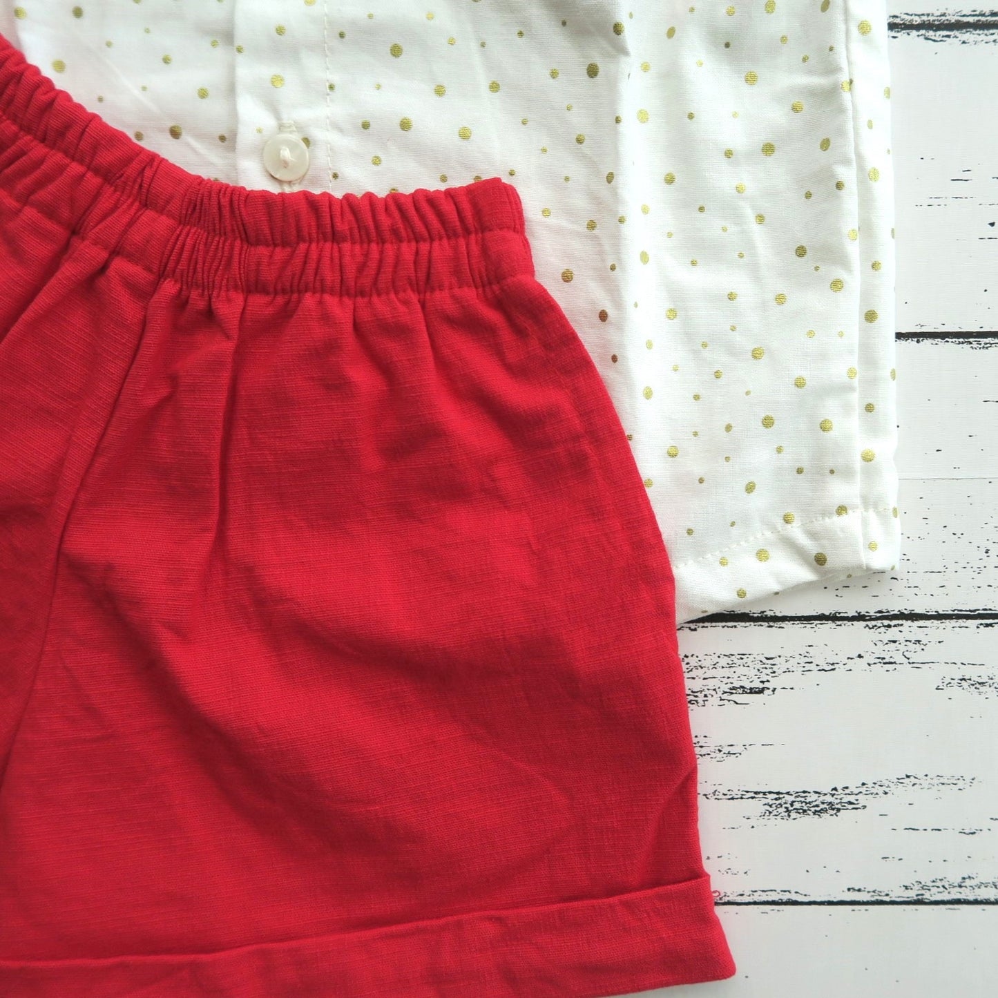 Cedar Top & Shorts in Gold Polka and Red Linen
