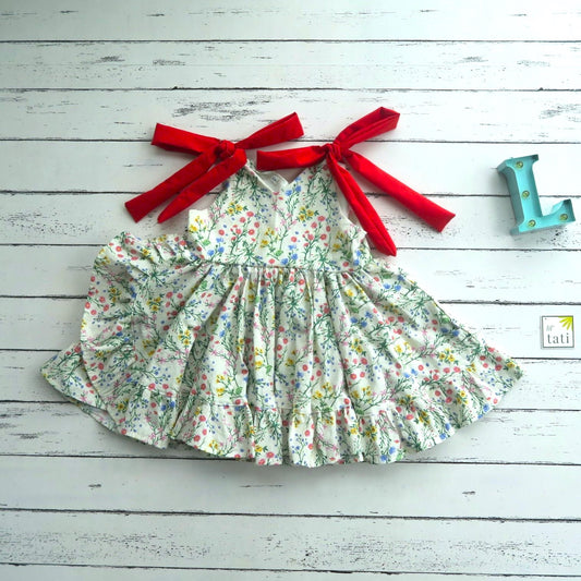 Laelia Dress in Dainty Flowers