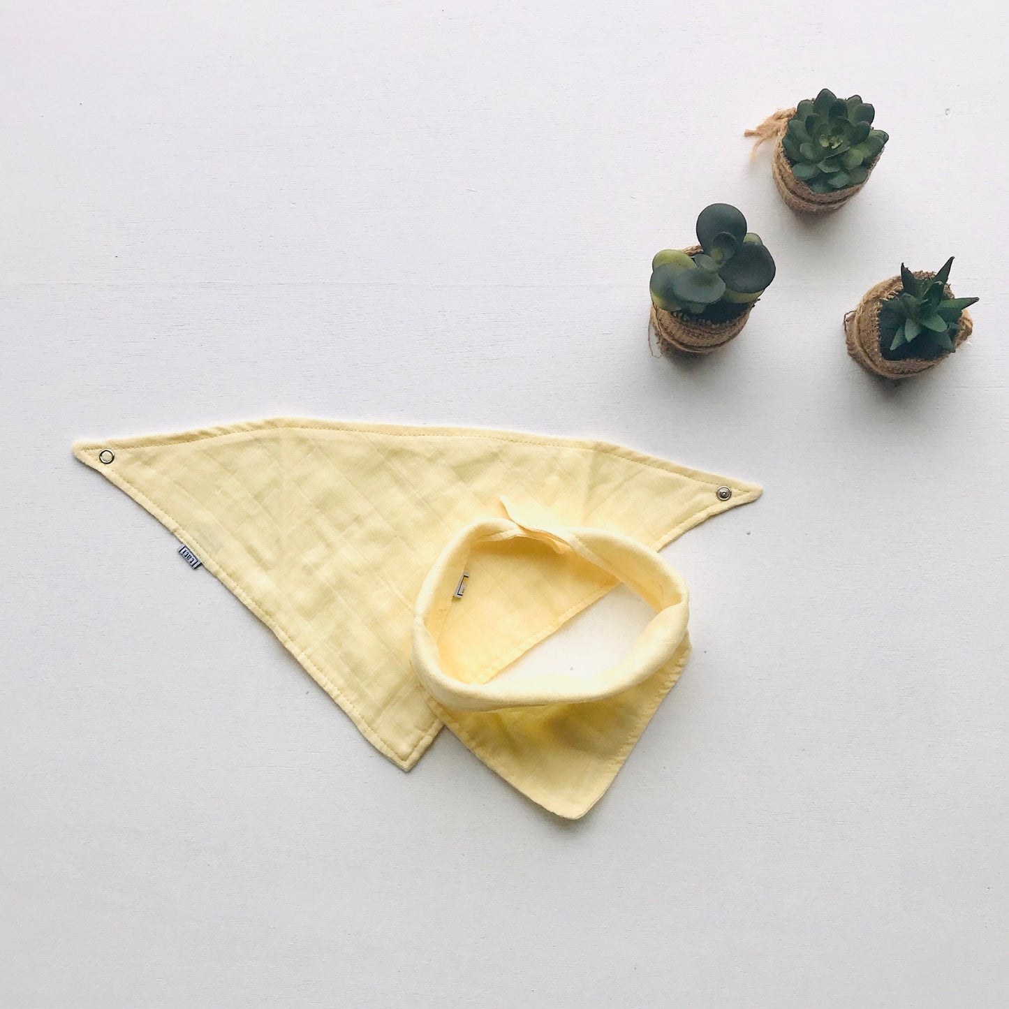 Organic Muslin Bib - Lil' Tati
