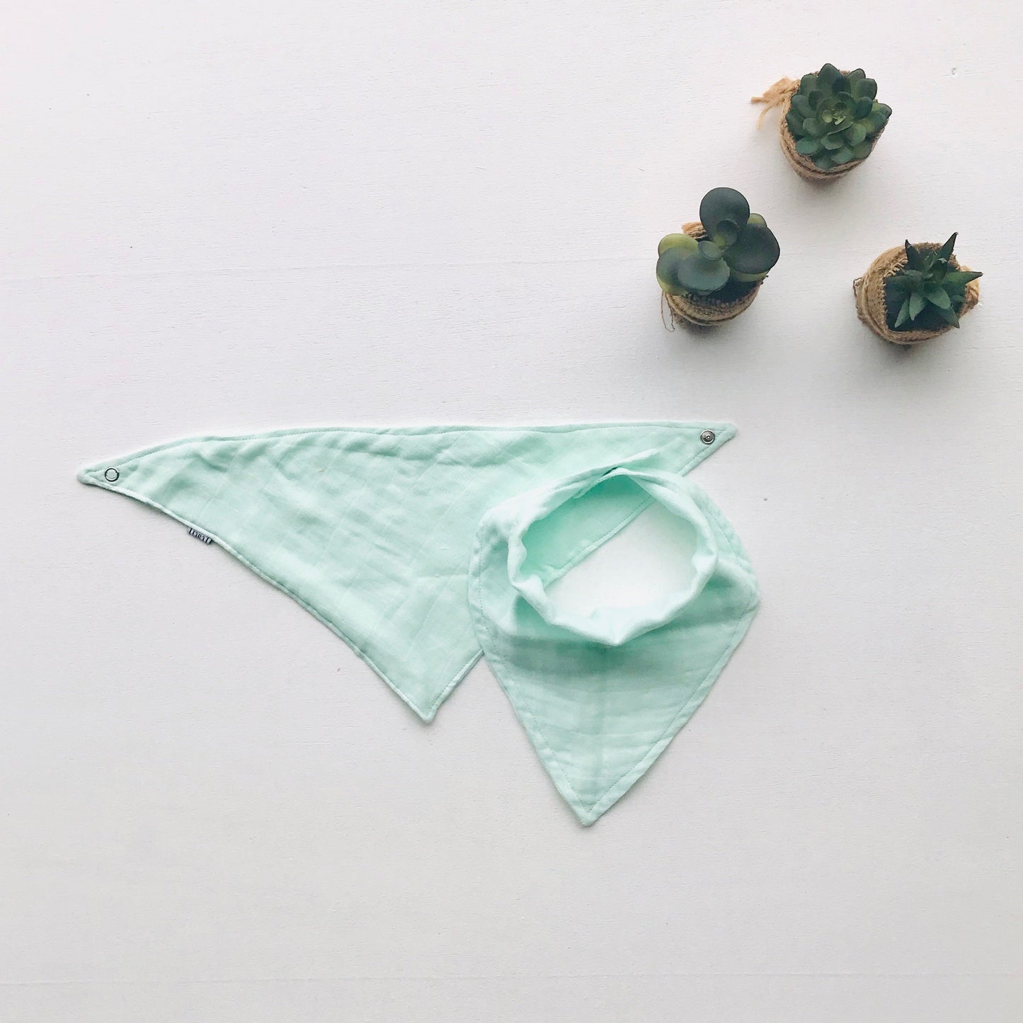 Organic Muslin Bib - Lil' Tati