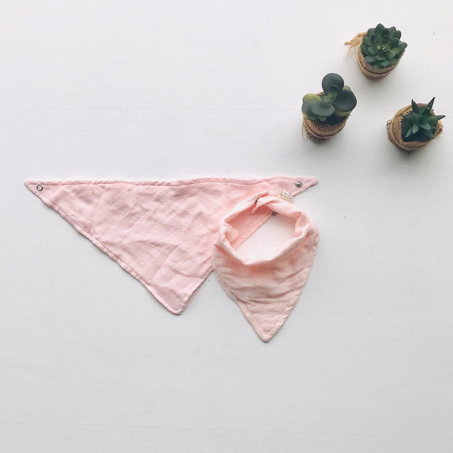 Organic Muslin Bib - Lil' Tati