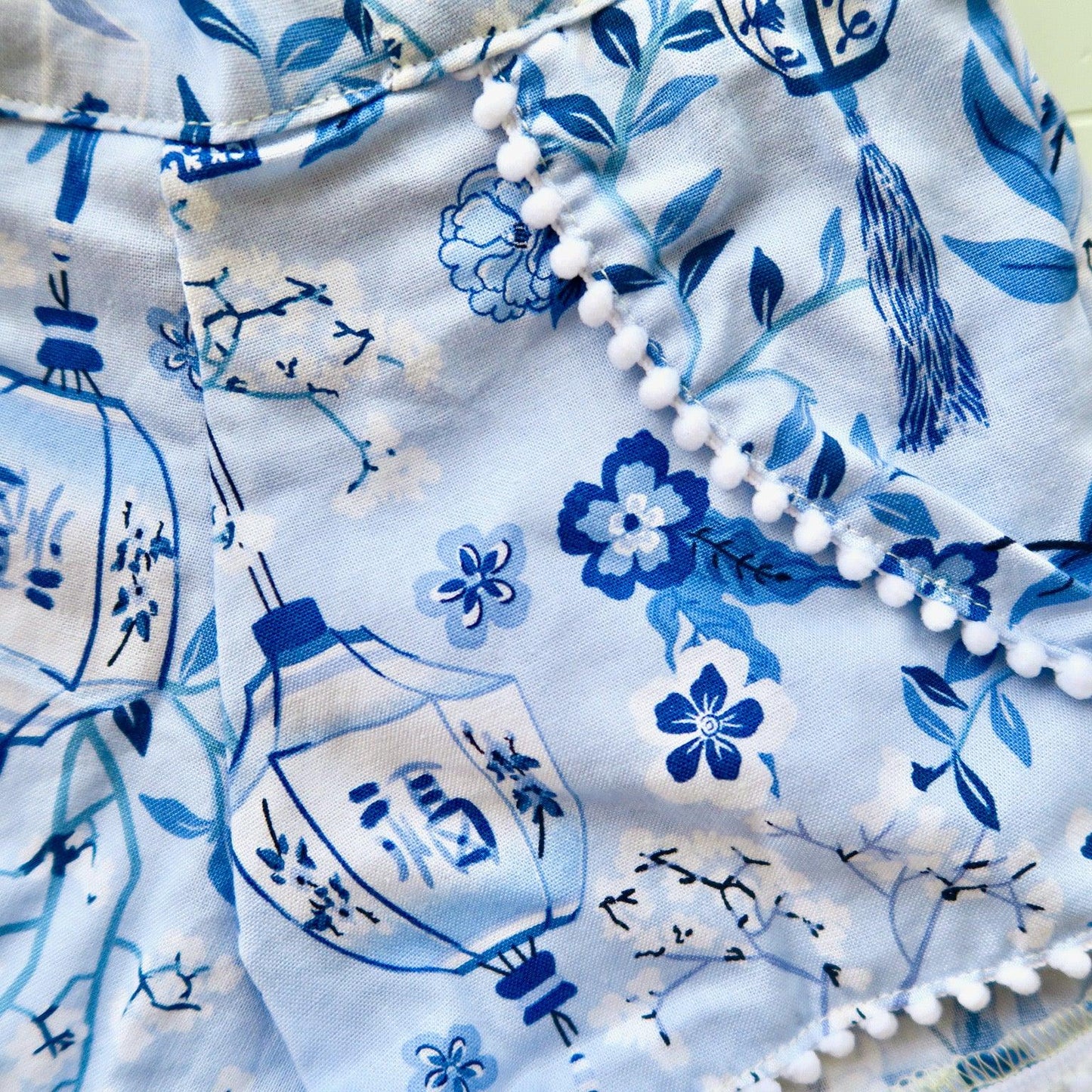 Pompom Shorts in Asian Porcelain Print - Lil' Tati