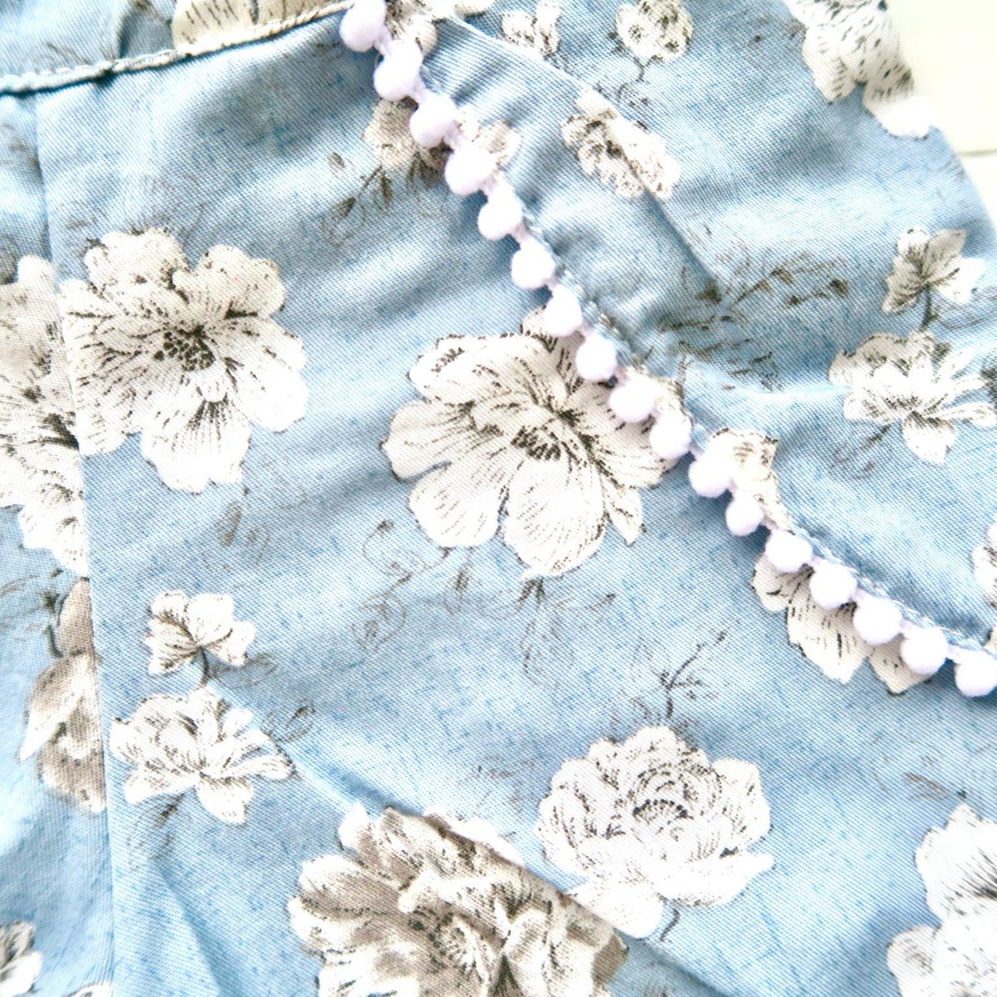 Pompom Shorts in Cotton Flower Blue Print - Lil' Tati