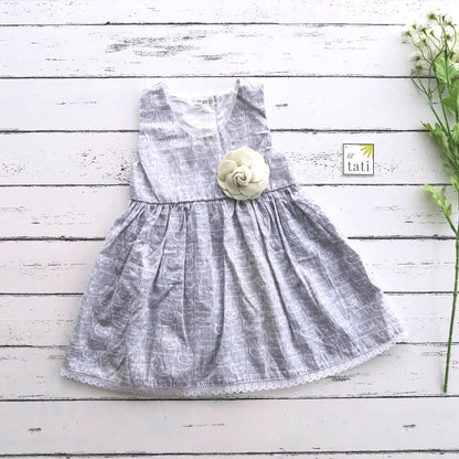 Iris Dress in Cat Stamp Gray