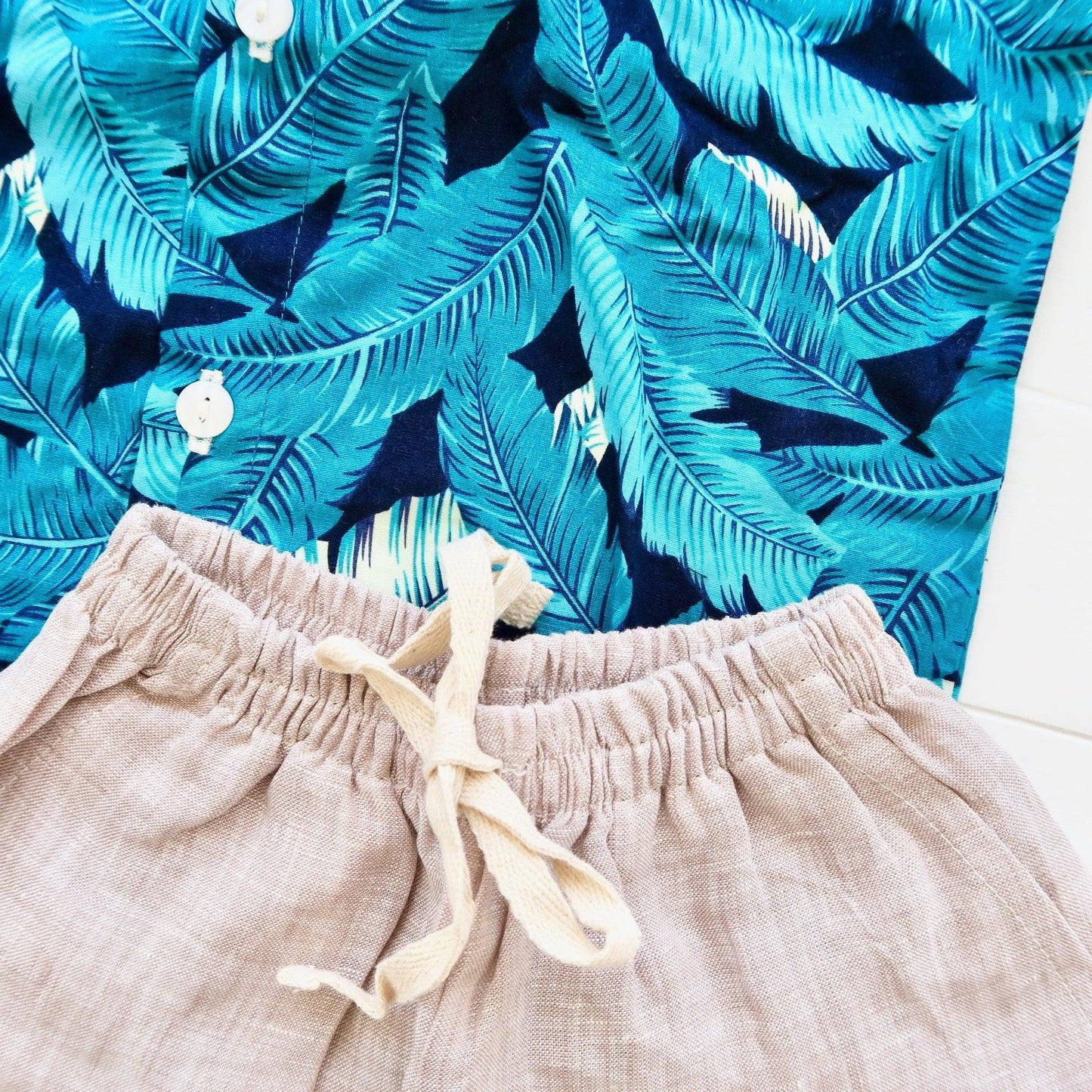 Cedar Top & Shorts in Hawaiian Blue Leaves and Brown Linen - Lil' Tati