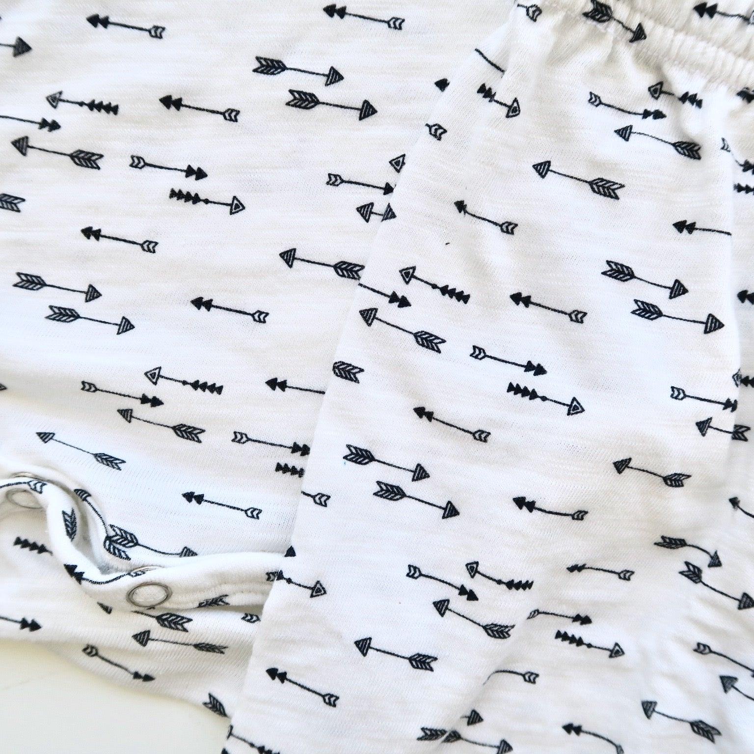 Cotton Stretch Onesie & Leggings Set - Arrows Print - Lil' Tati