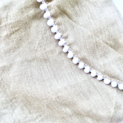 Pompom Shorts in Beige Linen - Lil' Tati
