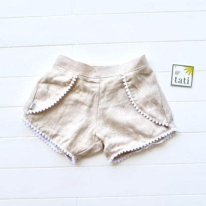Pompom Shorts in Beige Linen - Lil' Tati